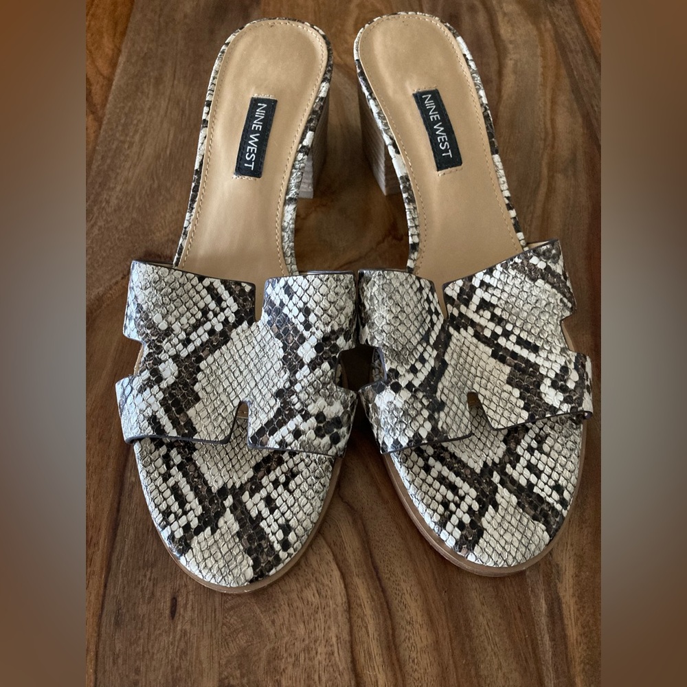 Gorgeous Nine West animal print mules